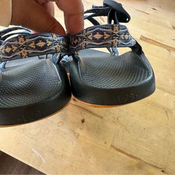 Chaco Zx2 blue strappy sport hiking water sandals size 9