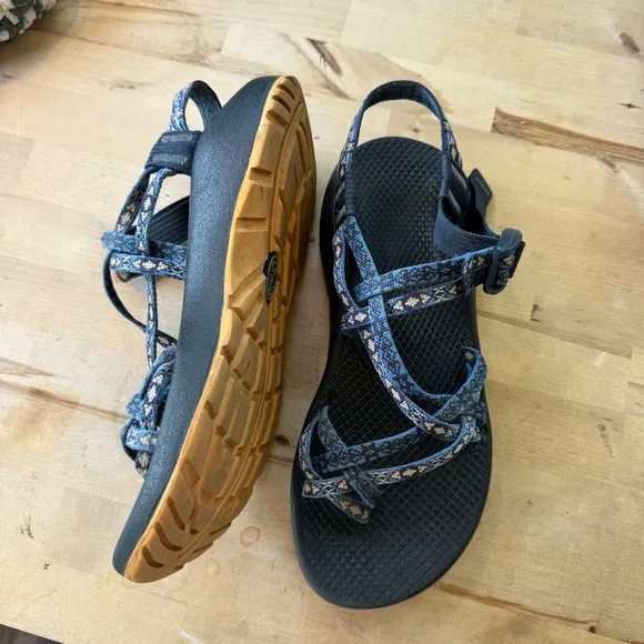 Chaco Zx2 blue strappy sport hiking water sandals size 9