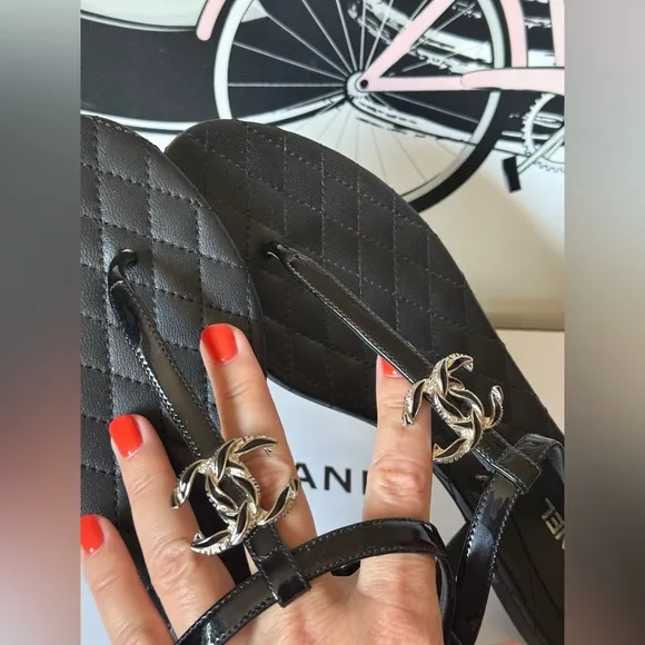 Chanel Black Leather CC Logo Thong Sandals