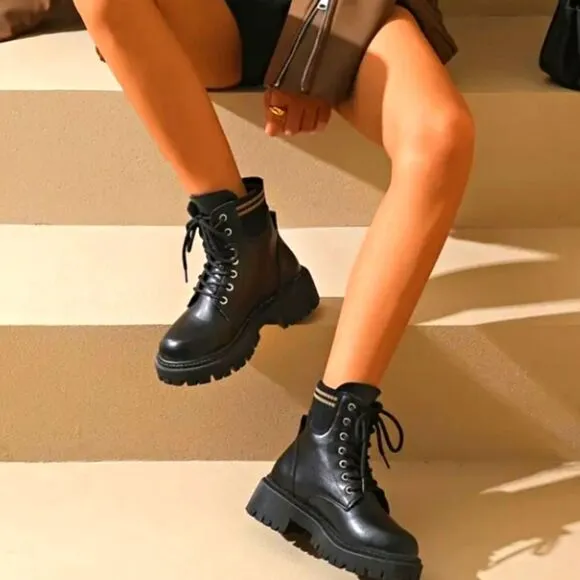 Chic black thick sole boots sz 6.5
