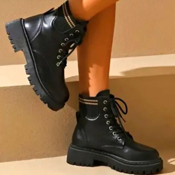 Chic black thick sole boots sz 6.5