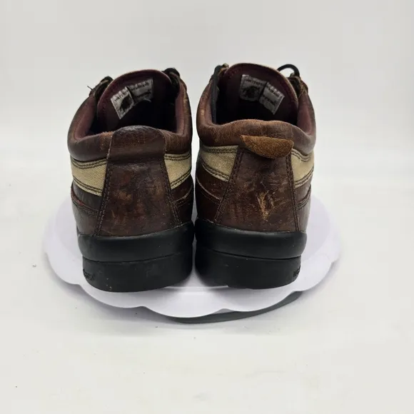 Chippewa Shoe Men's 10.5 M Vintage Moc Toe Hiking Boots Brown