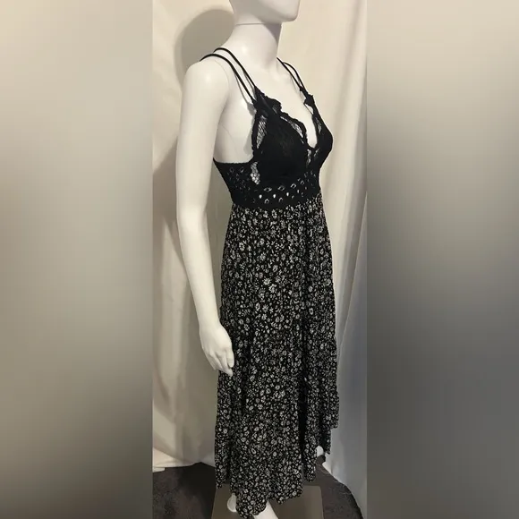 Chrysanthemum Sz S Black   White Floral Lace Tiered Maxi Dress Whimsigoth Boho