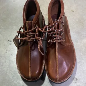 Clark’s Originals Brown Hiking Boots Sz 10.  New without box.