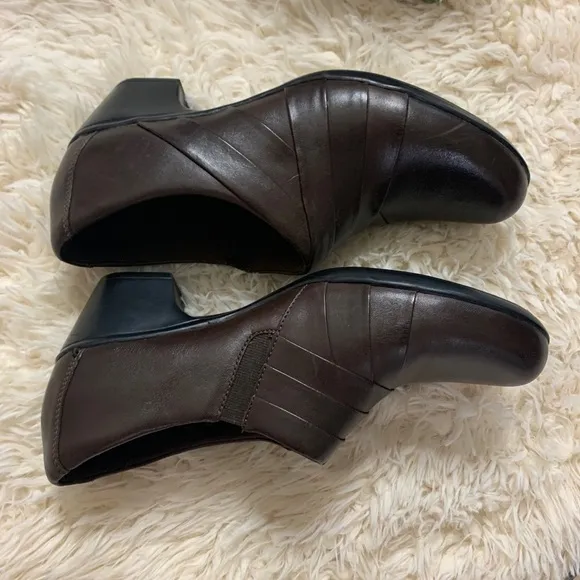 Clark’s Shoes NWOT No Box Size 10M Leather Upper