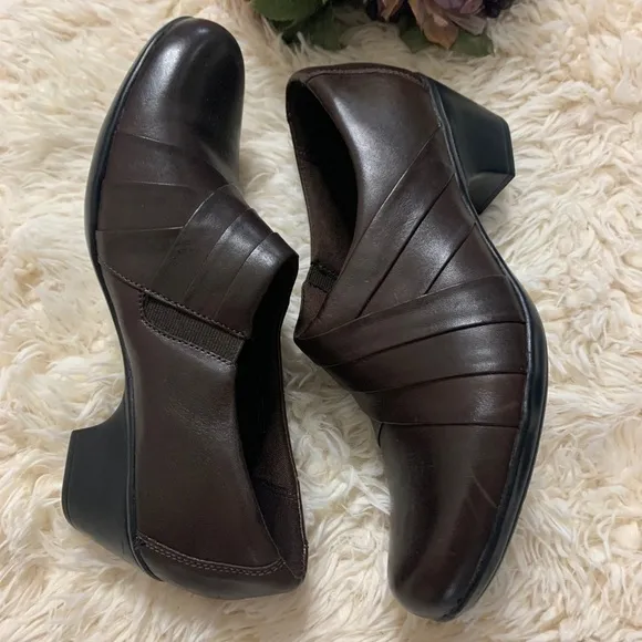 Clark’s Shoes NWOT No Box Size 10M Leather Upper