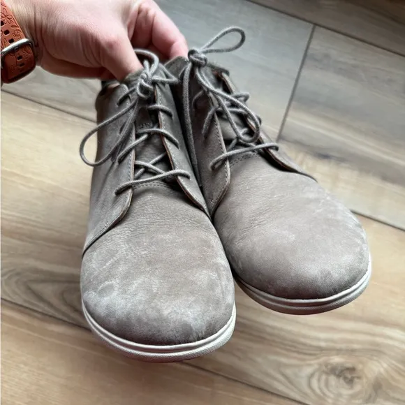 Clarks Un Tallara Eva Nubuck Lace Up Ankle Boots
