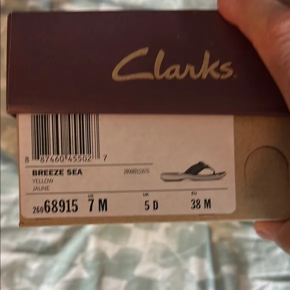 Clarks women’s Yellow Sandals NIB