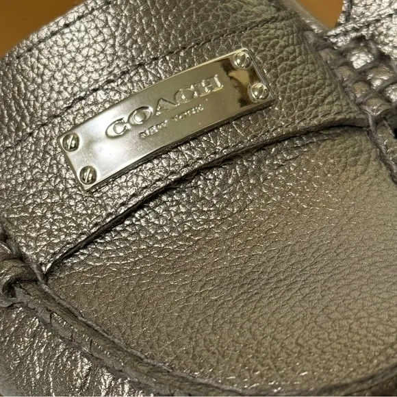 Coach Fredrica Metallic Silver Pebbled Leather Driving Loafers Mocs Size 8.5
