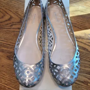 Coach Janyce Mirror Silver Gray Pewter Metallic Flats Shoes Loafers Size 9.5