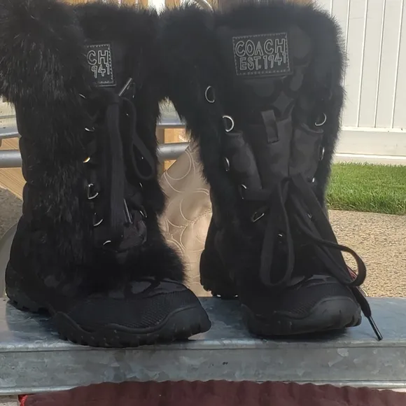 COACH JENNY - Furry Winter Boots
