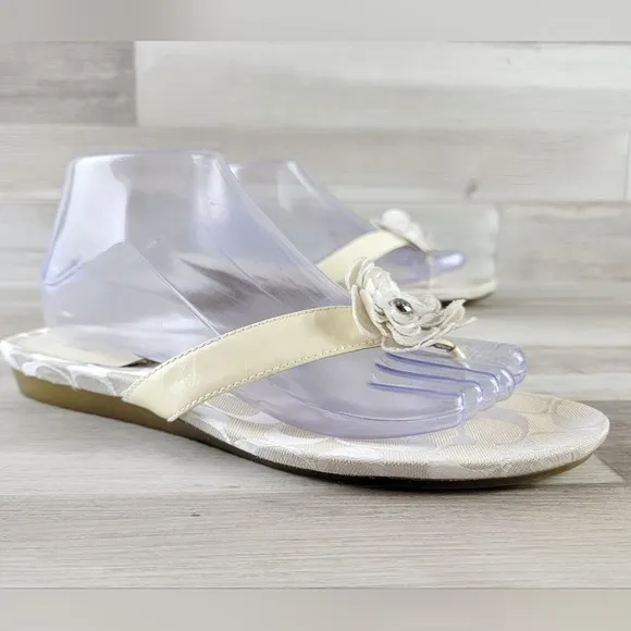 Coach Samira Floral Creamy Ivory Patent Leather Signature Thong Sandals Women 9B