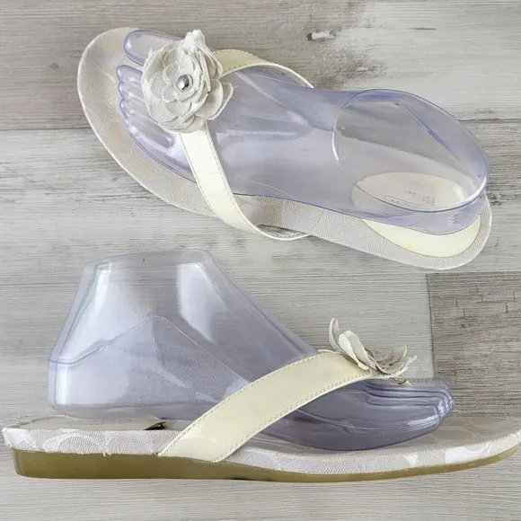 Coach Samira Floral Creamy Ivory Patent Leather Signature Thong Sandals Women 9B