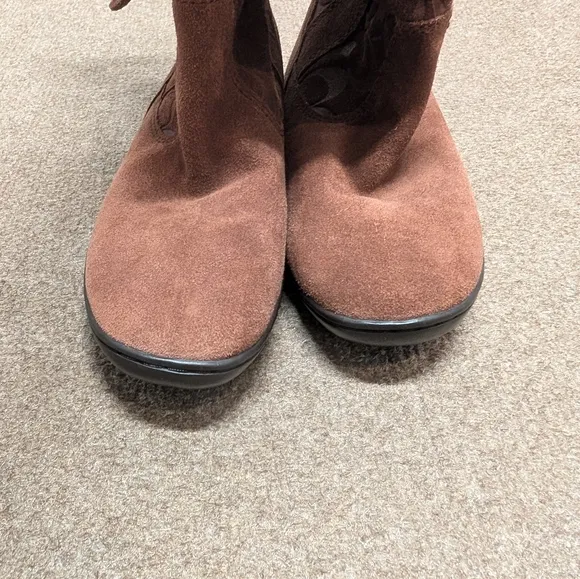 COACH (Size 6B) Meyer Signature Brown Fall/Winter Boots, Old Money, Quiet Luxury