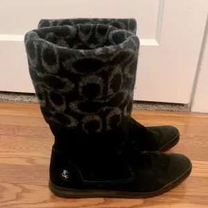 Coach Tatum winter boot, black suede with logo top, Women’s size 7.5
