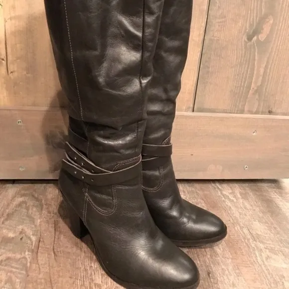 Coconuts by Matisse dark brown leather heeled tall knee boots 7.5