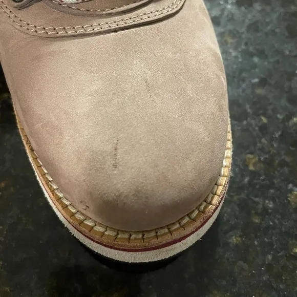 Cole Haan GrandExplore Hiking Boots with Sherpa Lining Size 10