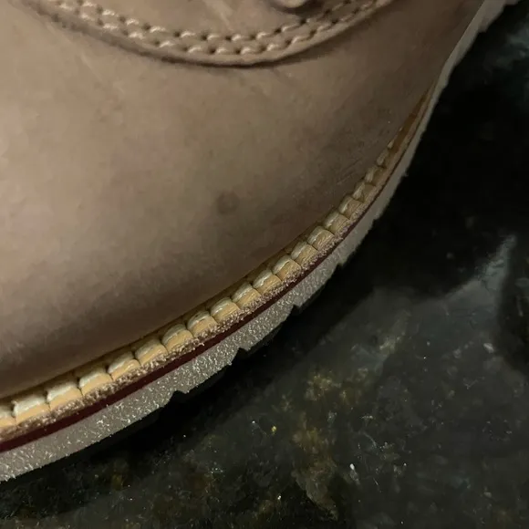 Cole Haan GrandExplore Hiking Boots with Sherpa Lining Size 10