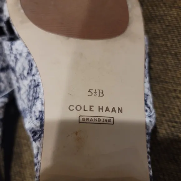 Cole Haan Natural Snake Print Modern Classics Lewis Flat Sandals size 5.5