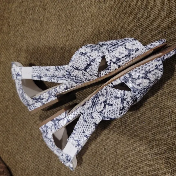 Cole Haan Natural Snake Print Modern Classics Lewis Flat Sandals size 5.5