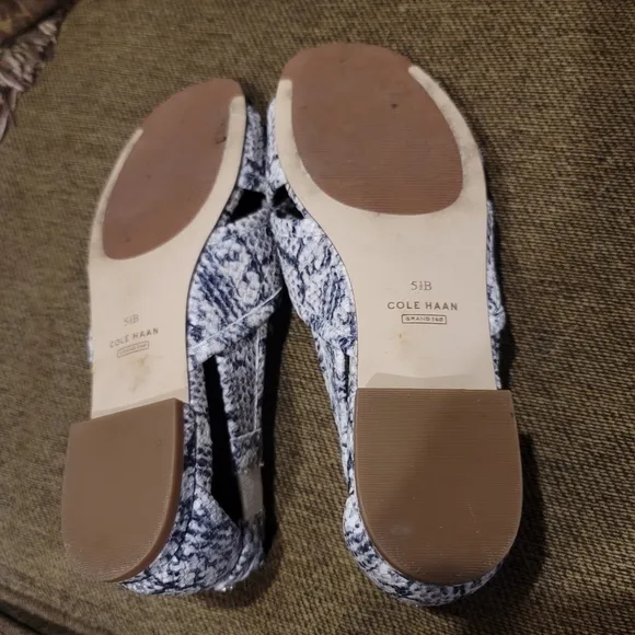 Cole Haan Natural Snake Print Modern Classics Lewis Flat Sandals size 5.5