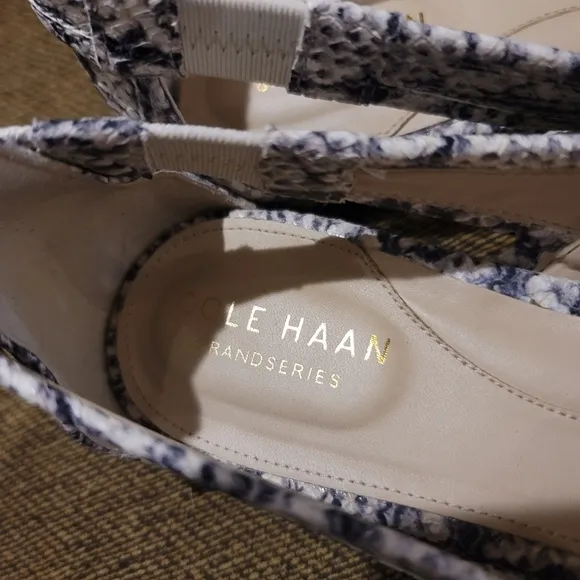 Cole Haan Natural Snake Print Modern Classics Lewis Flat Sandals size 5.5