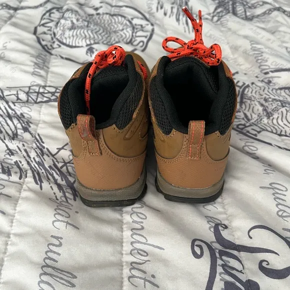 Columbia  Omni-Grip hiking boots