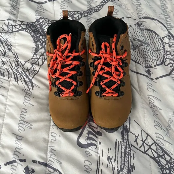Columbia  Omni-Grip hiking boots