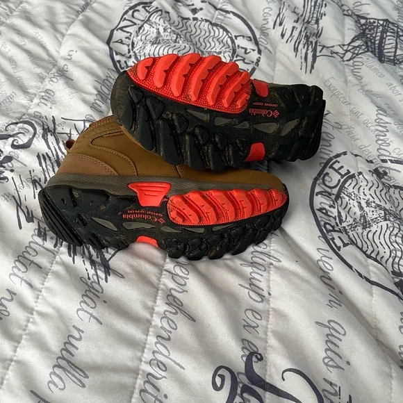Columbia  Omni-Grip hiking boots