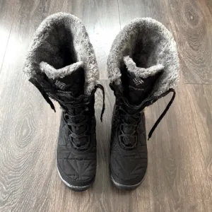 Columbia Women’s Winter Boots 7