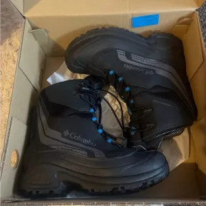 Columbia youth Bugaboot plus Omni heat