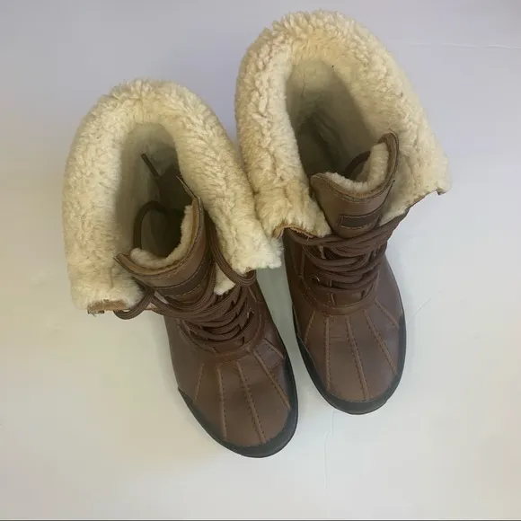 COPY - Ugg Butte II Waterproof Winter Boots Worchester Brown Big Kid Size 4
