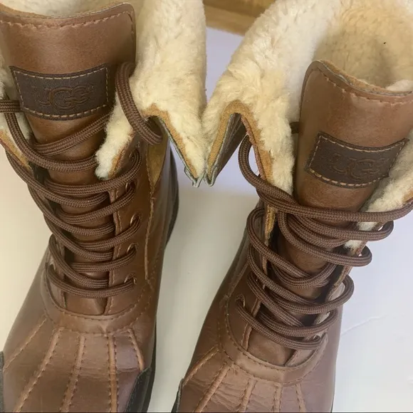 COPY - Ugg Butte II Waterproof Winter Boots Worchester Brown Big Kid Size 4