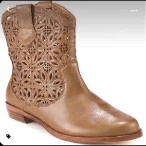 Corso Como Spiro - Whiskey Burnish Laser Cut Boots