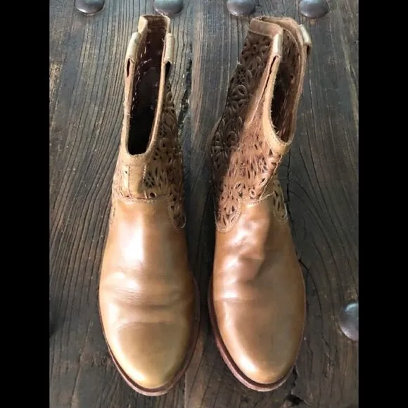 Corso Como Spiro - Whiskey Burnish Laser Cut Boots