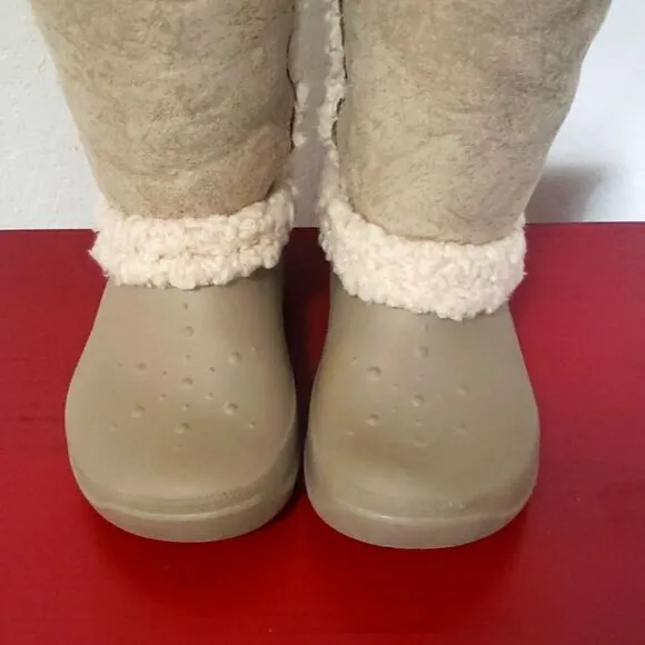 CROCS Womens Nadia Furry Winter Boots Sherpa Fleece Lined Tan Size 7
