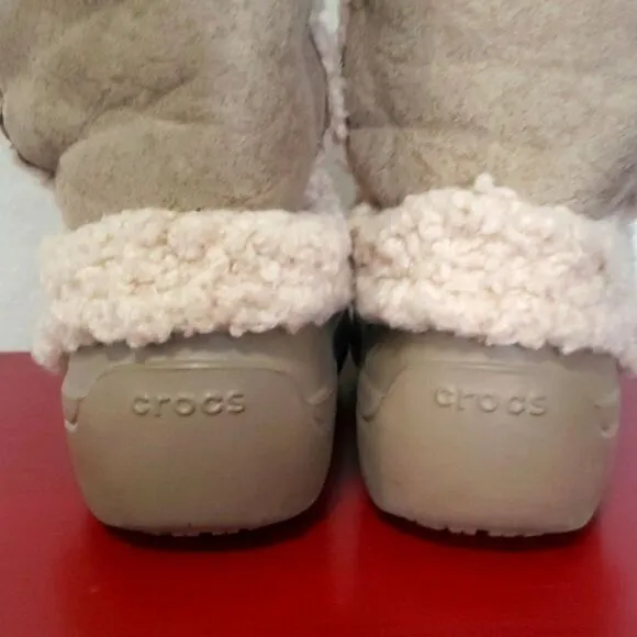 CROCS Womens Nadia Furry Winter Boots Sherpa Fleece Lined Tan Size 7