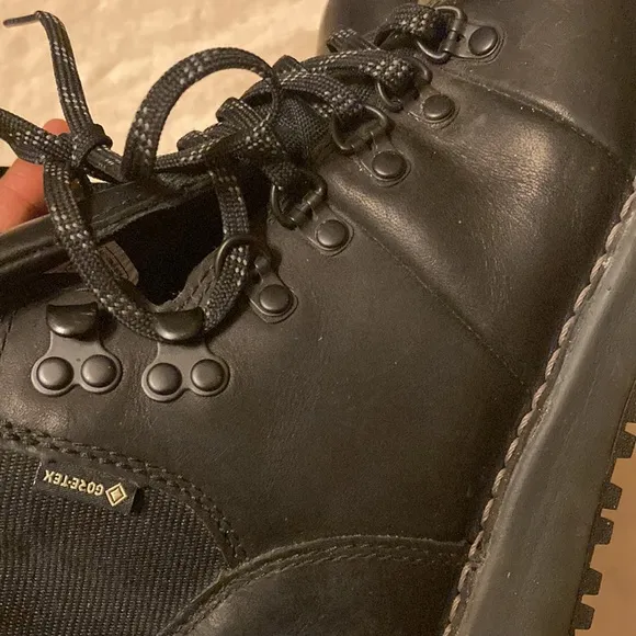 Danner Goretex Vertigo 917 Black Leather Boots