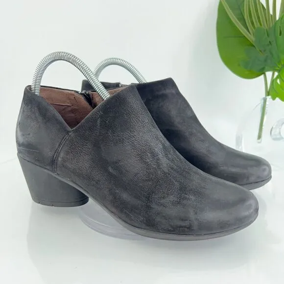 Dansko Women's Raina Bootie Size 39 8 Round Heel Black Nubuck Leather Shoes