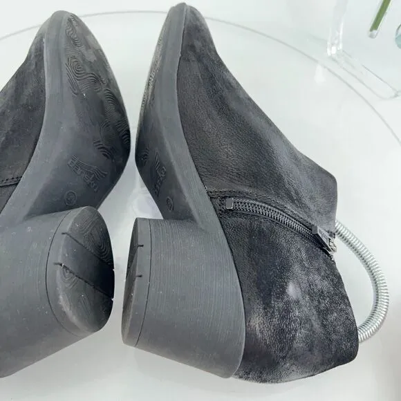 Dansko Women's Raina Bootie Size 39 8 Round Heel Black Nubuck Leather Shoes