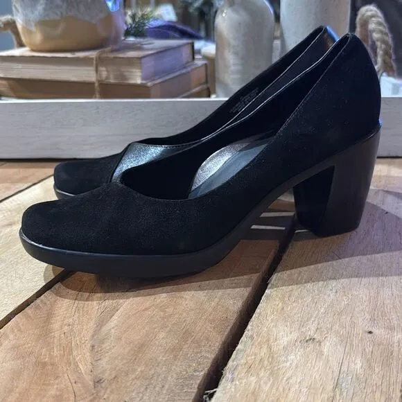 Dansko Black Dress Shoe with Block Heel 41/11. B86