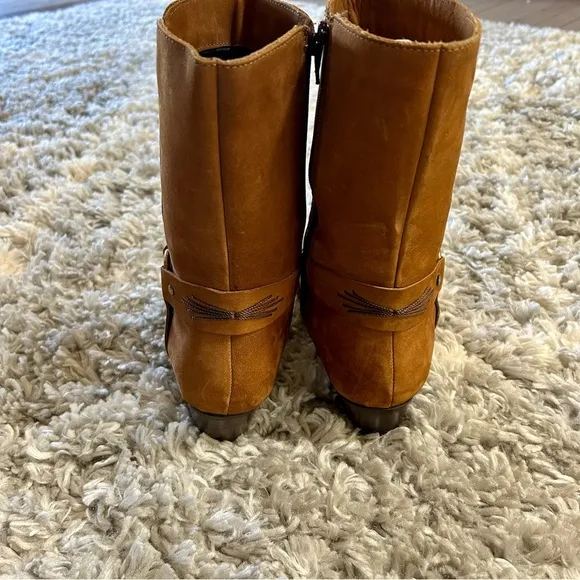 Dingo Pointed Toe Harness Cowboy Boot in Chestnut Brown sz 8.5