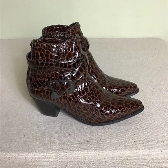 Dingo Women boot 9.5 patent Leather Croc ankle boots Wrap Belt Detail Western