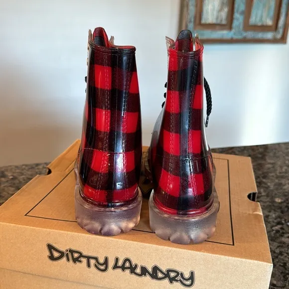 Dirty Laundry Buffalo Plaid roadie boots NIB 7