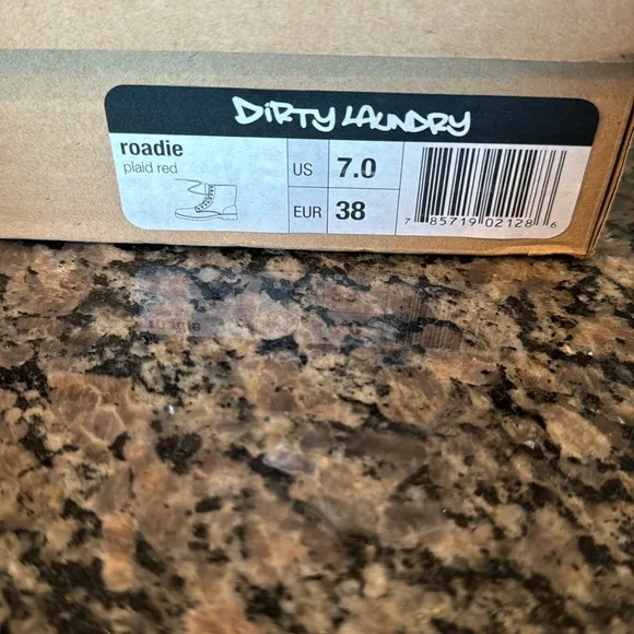 Dirty Laundry Buffalo Plaid roadie boots NIB 7
