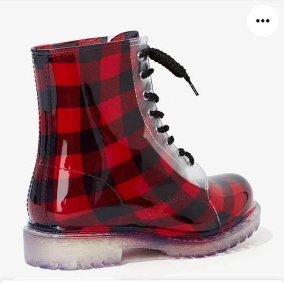 Dirty Laundry Buffalo Plaid roadie boots NIB 7