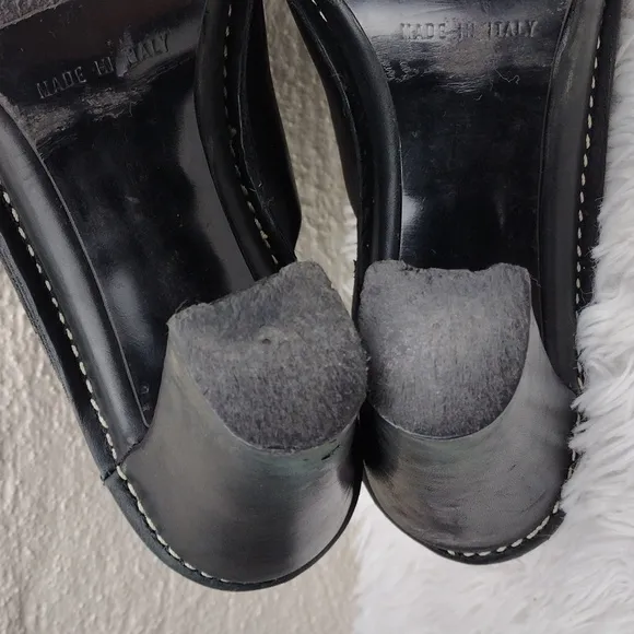 DJP Donald Pliner Black Leather Upper Almond Toe Block Heel Slip On Mule Shoe