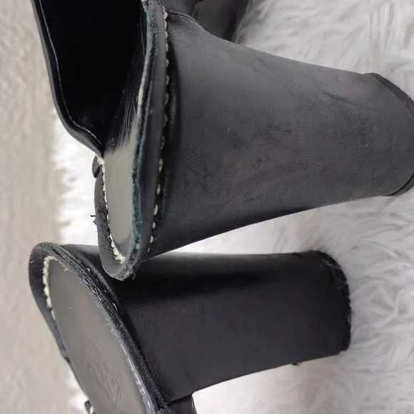 DJP Donald Pliner Black Leather Upper Almond Toe Block Heel Slip On Mule Shoe