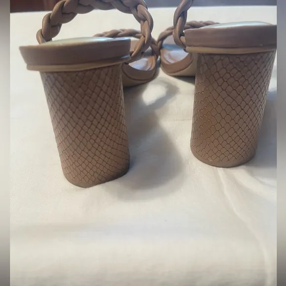 Dolce vita . Braided Tan Sandals