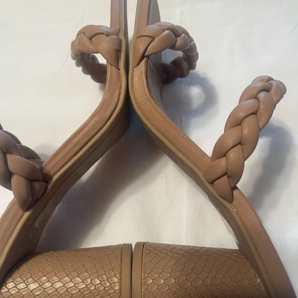 Dolce vita . Braided Tan Sandals